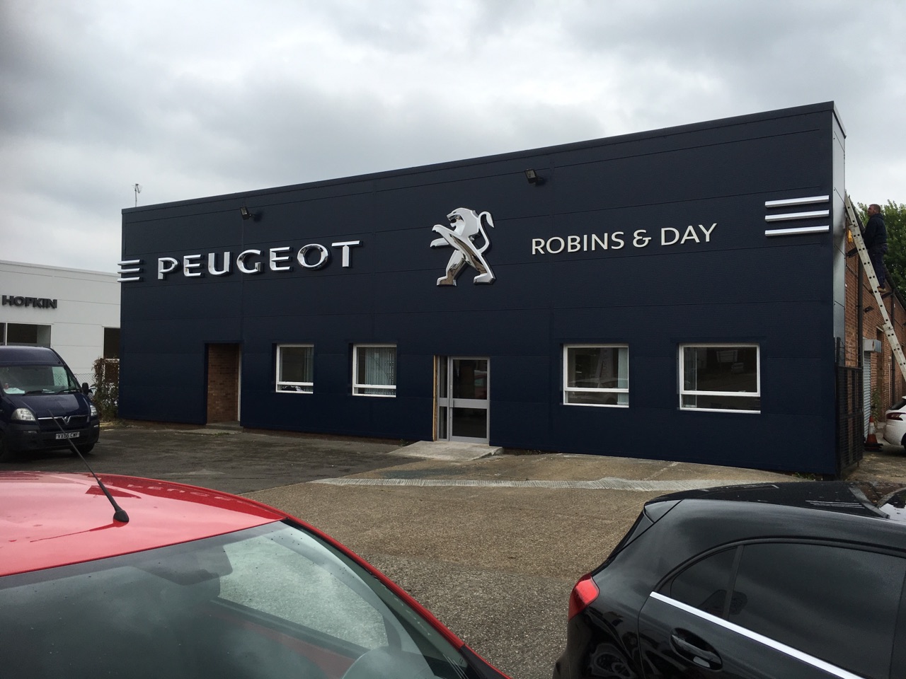 Peugeot garage build